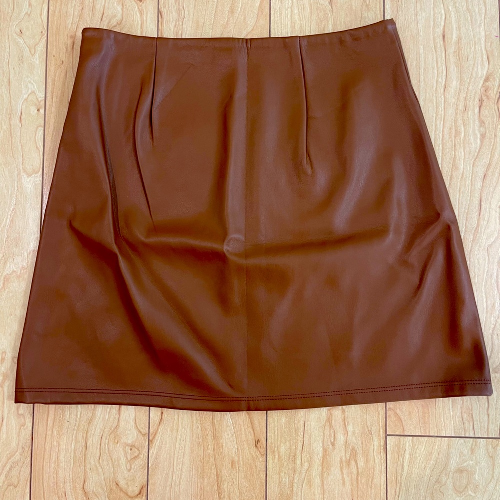 NWOT! GOOD AMERICAN FAUX LEATHER MINI SKIRT!! SIZE 4!